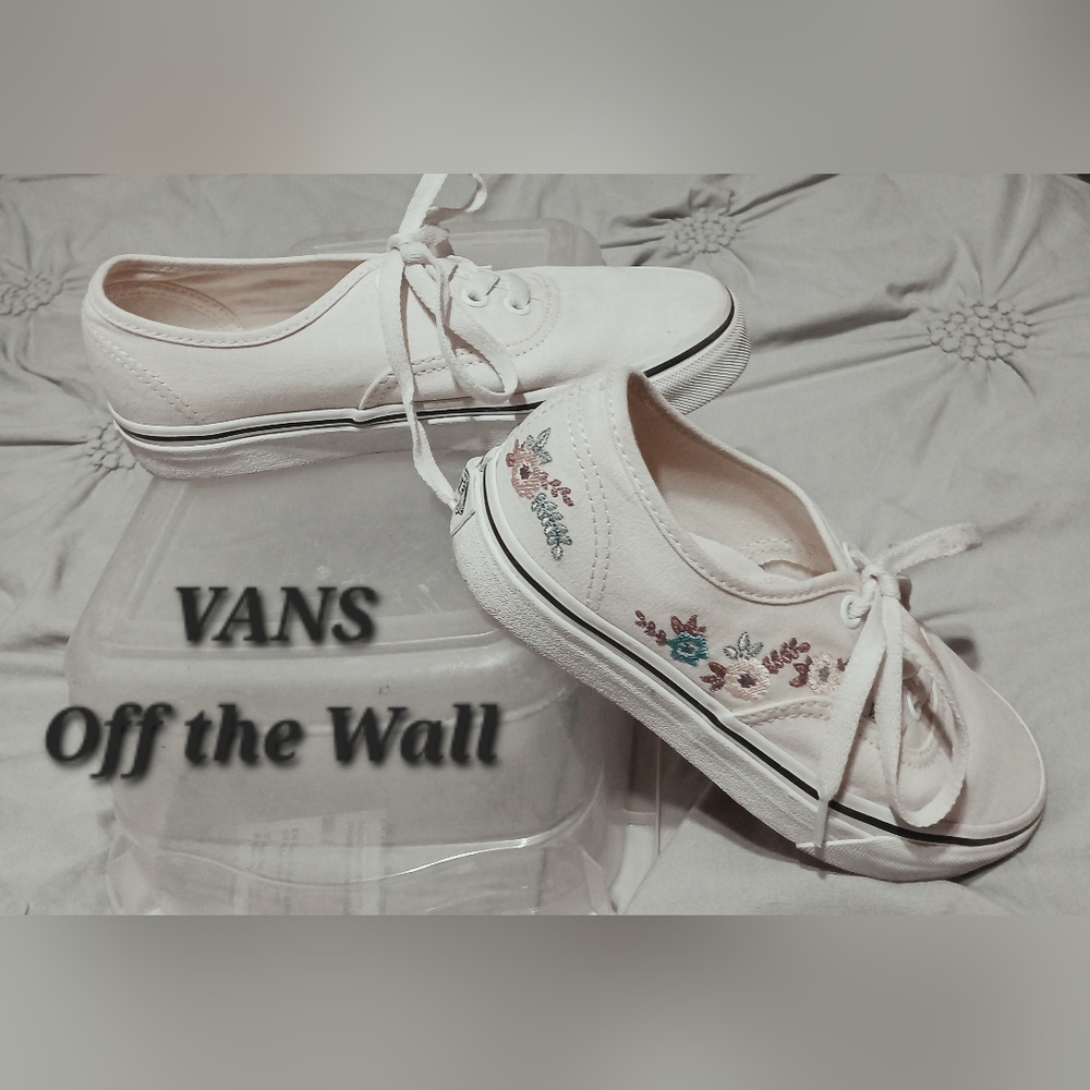 Girl's (Youth) White OFF THE WALL Sneakers # 500714 with Embroidered Flowers